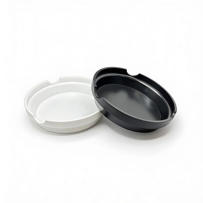 plastic-ashtrays-black-and-white
