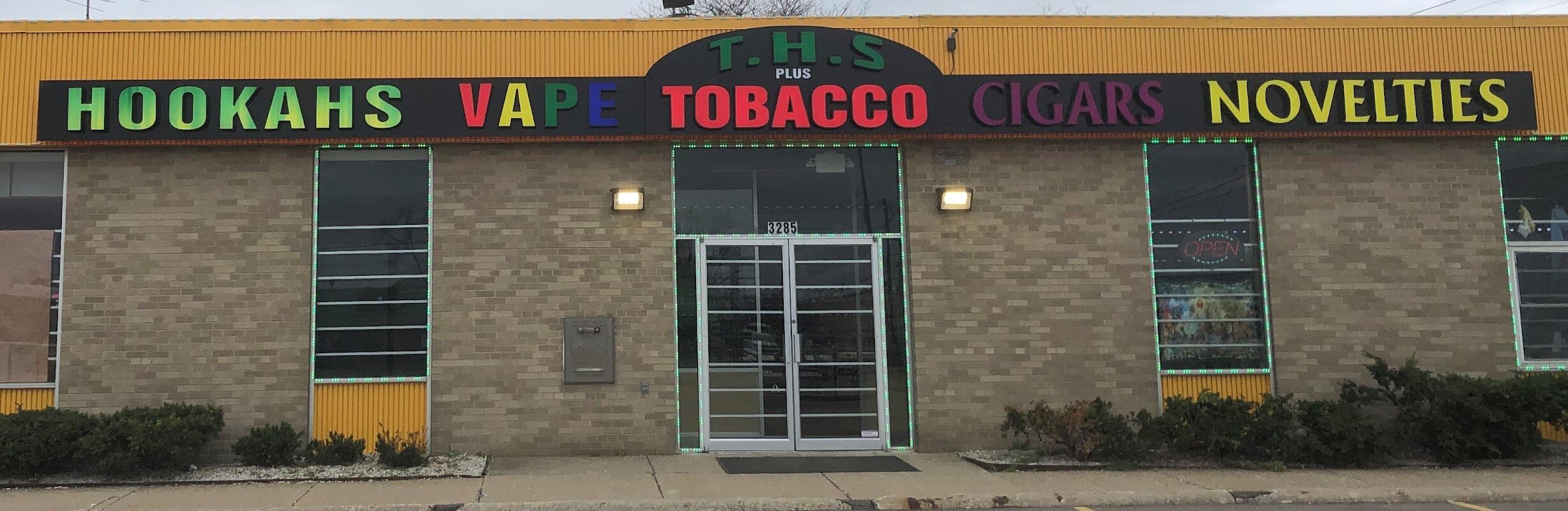 tobacco head shop Smoke Hut | Smoke | Vape Shop | Shop head shops Kansas CIty |