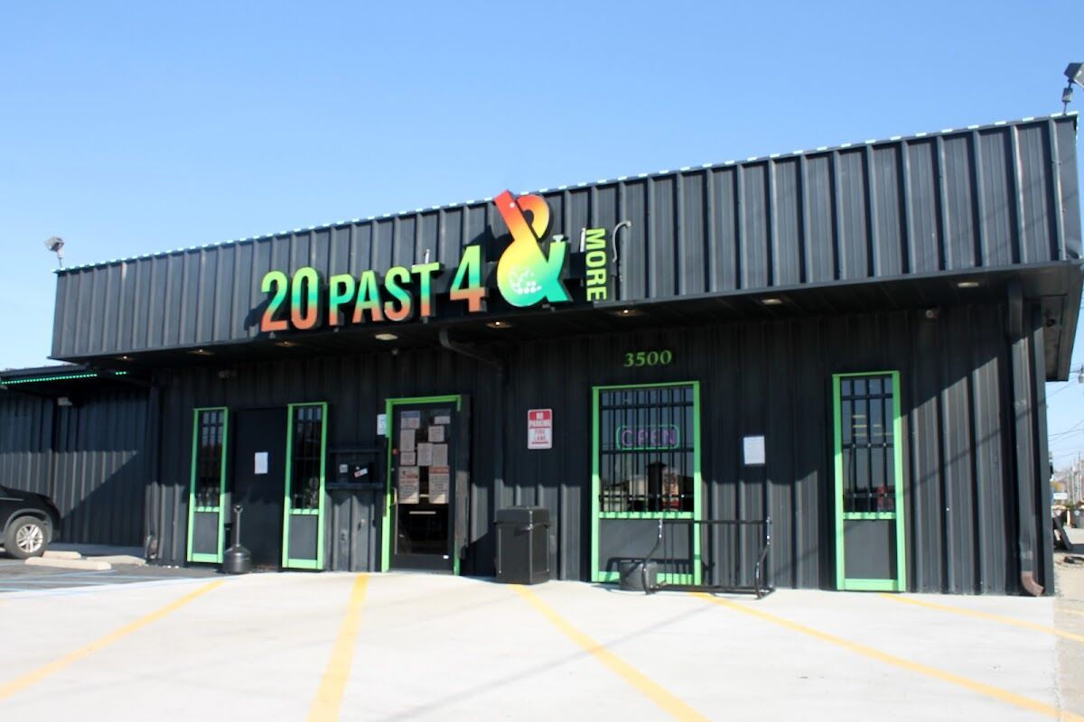 tobacco stores fort wayne Smoke studio  Wayne, IN 20 Past 4 & More