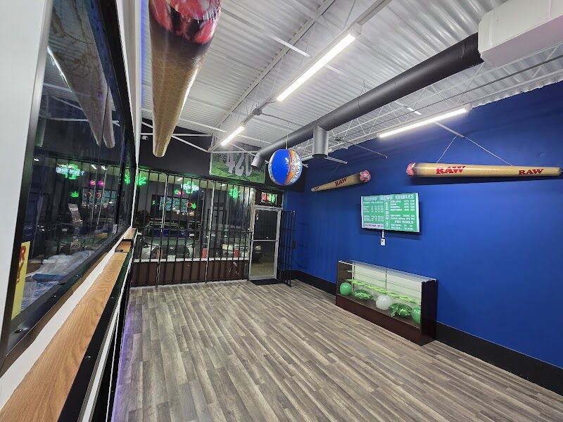 420 tobacco shop Bloomington The 420 Club---Dispensary & Smoke