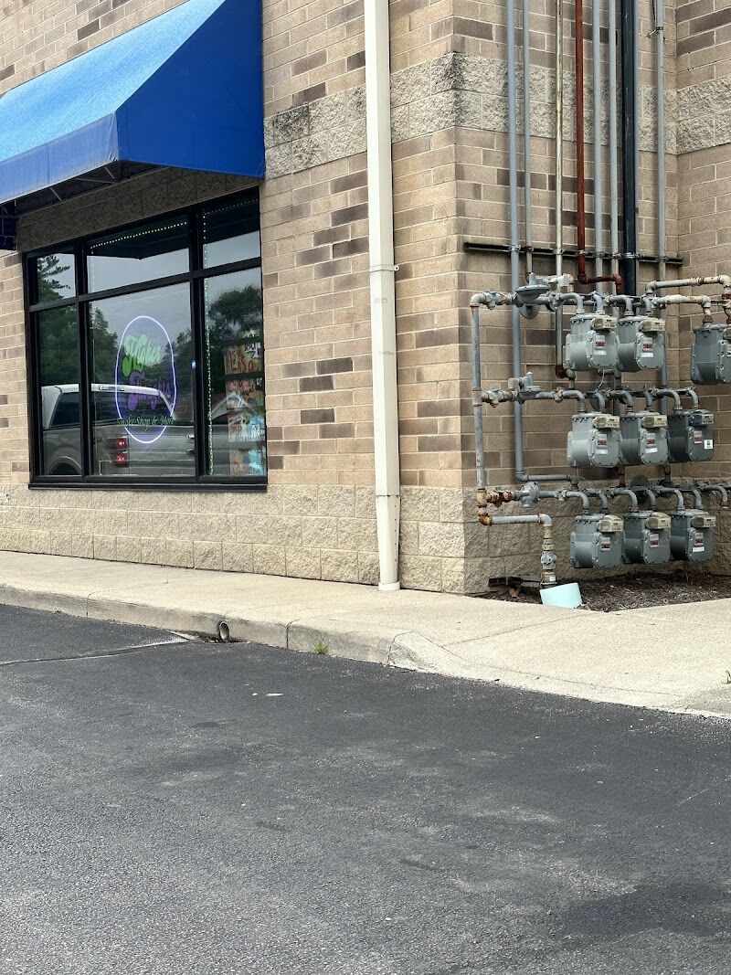 happy hippie smoke and vape shop photos Happy Hippie Smoke and Vape Shop — Toledo, OH